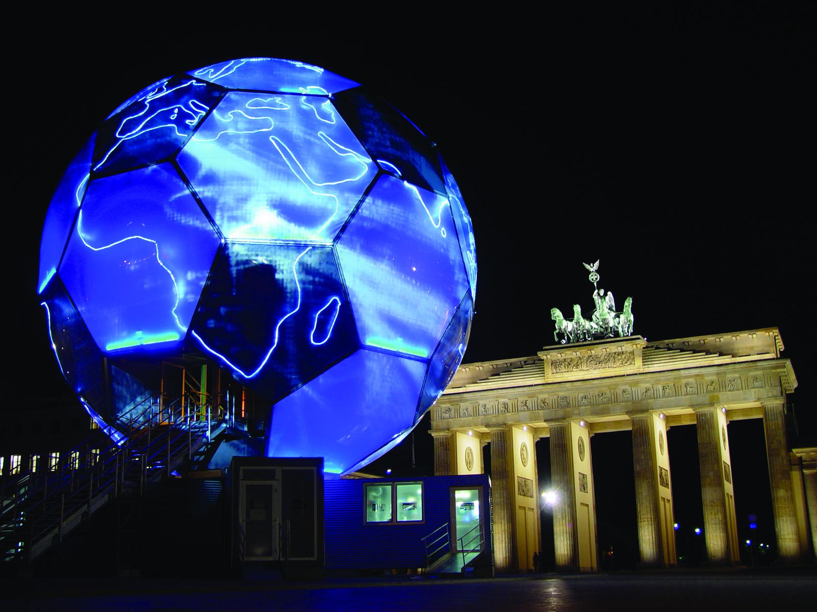 Video: GLOBE DU FOOTBALL